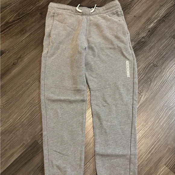 Abercrombie Kids Light Gray Joggers Boys 9/10 - Picture 1 of 4